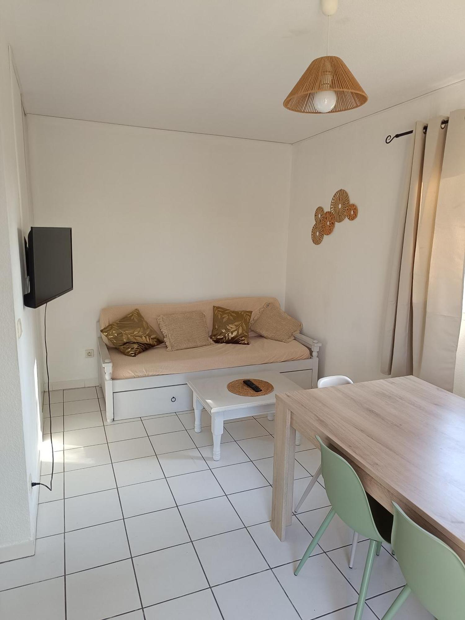 Ferienhaus La Cigale D'avignon *